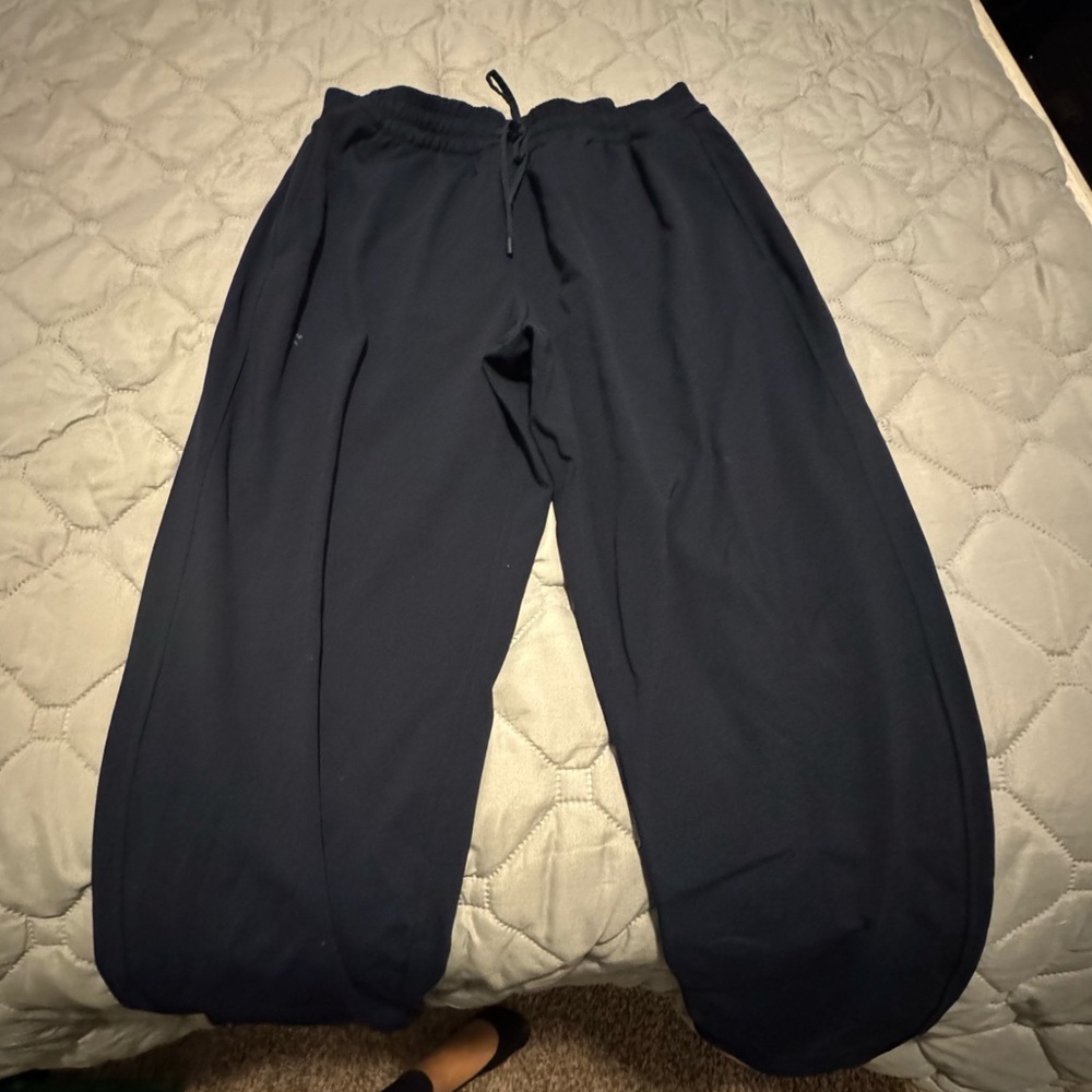 Lululemon Women’s Drawstring Pants with Pockets Size 8 (Navy)
